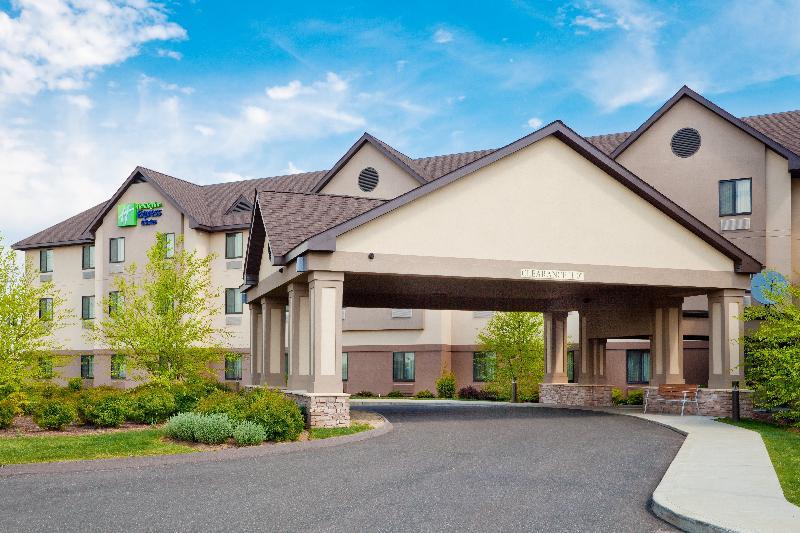 Holiday Inn Express & Suites Bradley Airport By Ihg Windsor Locks Dış mekan fotoğraf